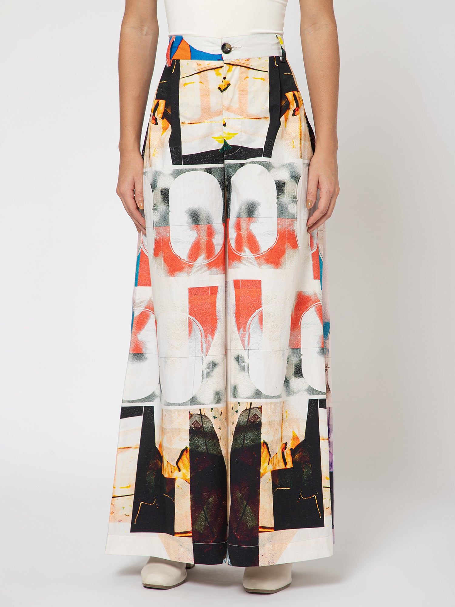 Why sitting on the opposite side ? Trouser