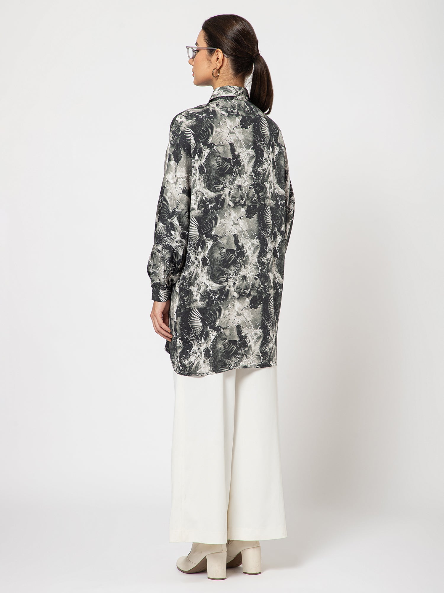 Birds in argument Black and white top