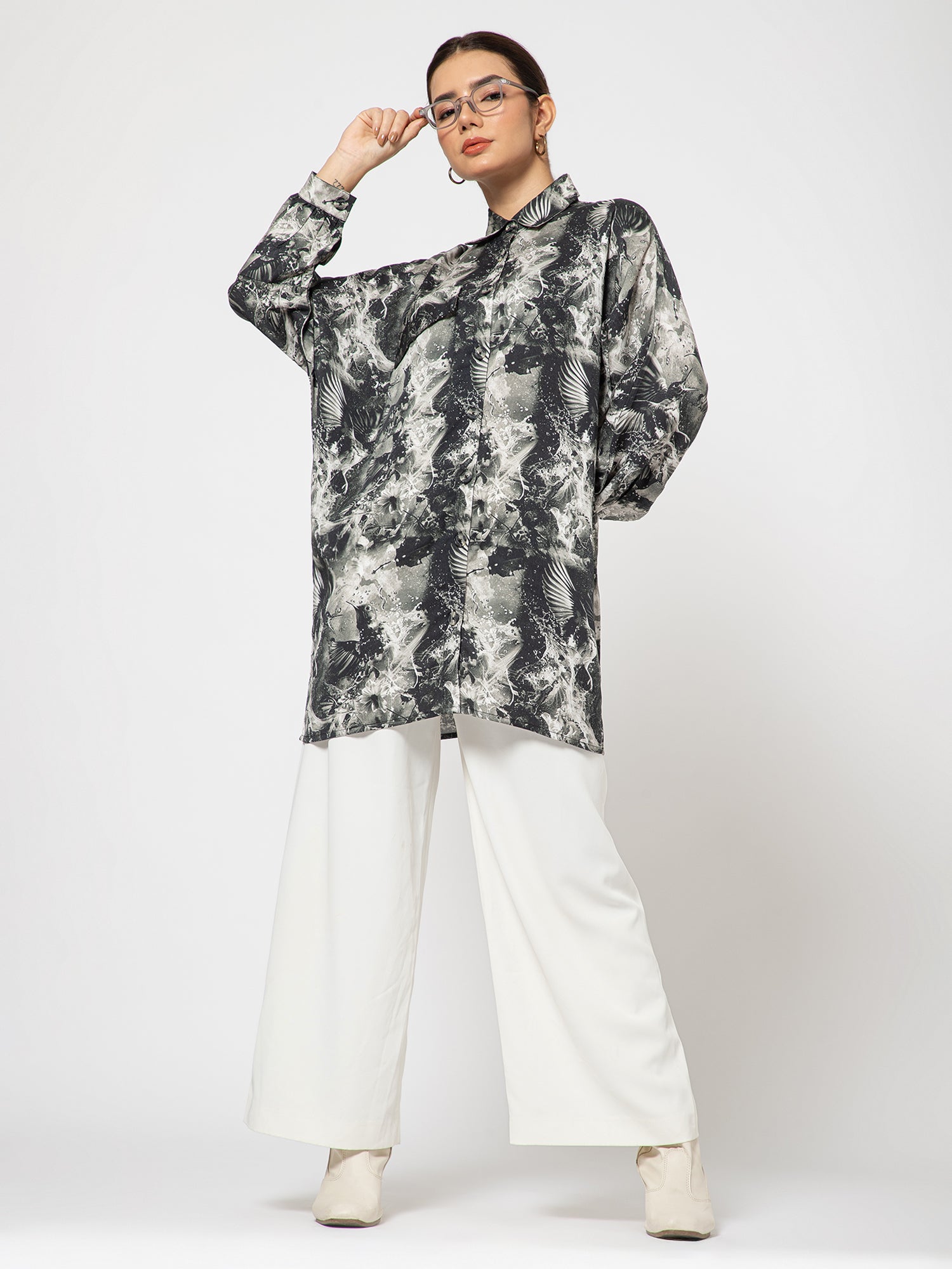 Birds in argument Black and white top